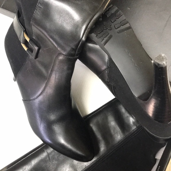 🌟Woman’s Tahiri Boots 🌟 PRICE IS FIRM! - Picture 2 of 7